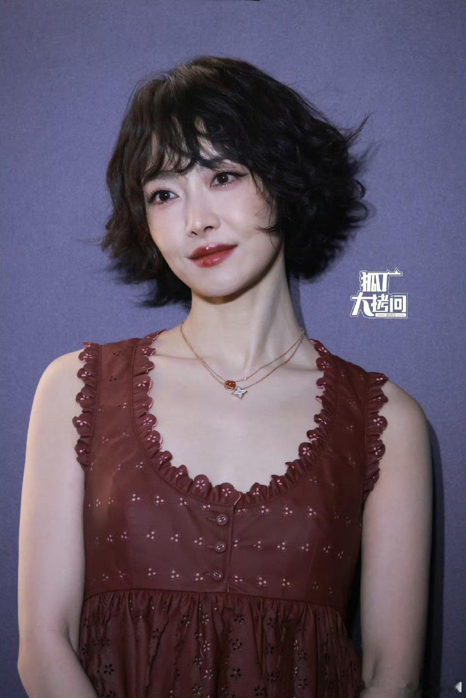 宋茜新造型我们终于有“不讨好中女风”而不是清一色的白幼瘦少女感了期待长剧摆脱偶