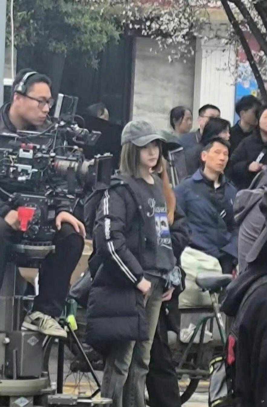 据说这才是线下肉眼看关晓彤的样子，天呐，好精致的五官！​​​