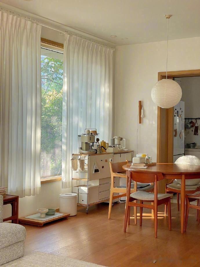 房价跌不回2015年。还是因为就现在房贷利率，哪怕不降，只要房价跌回2015年