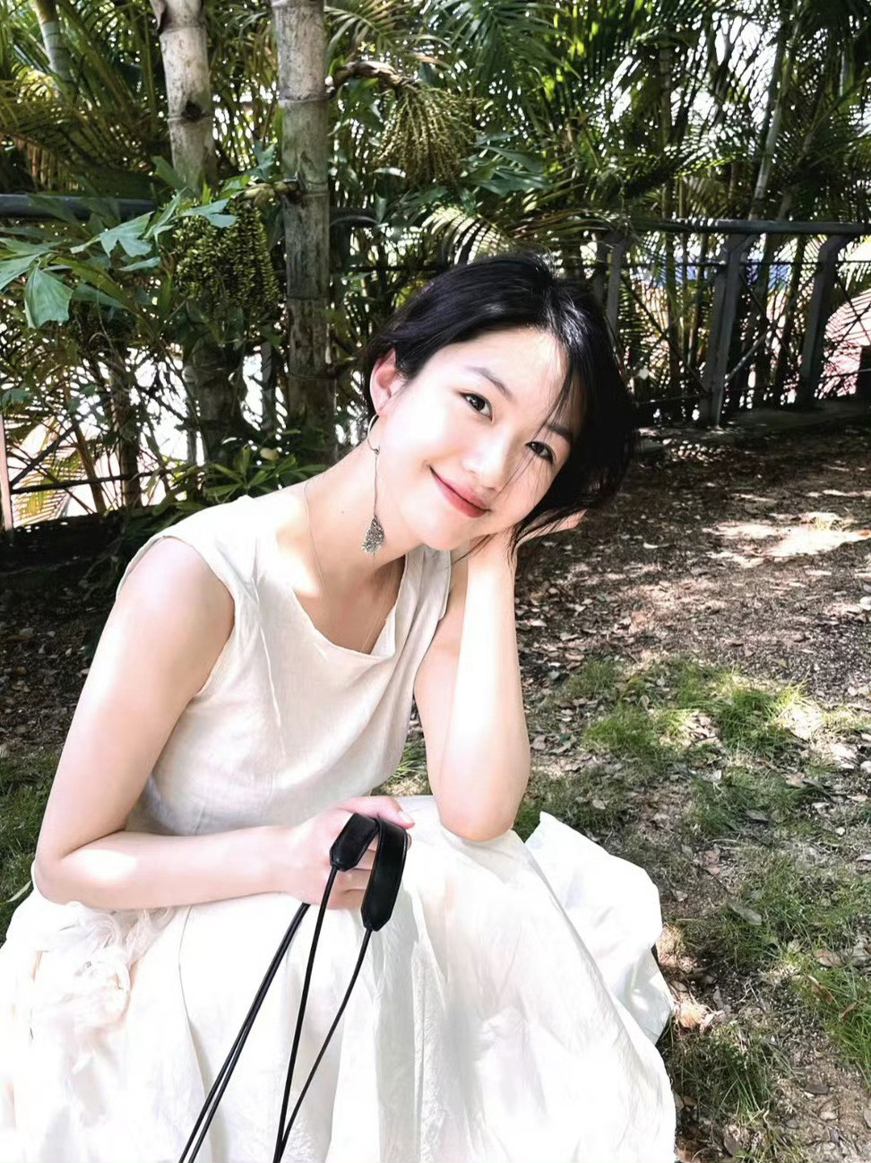 我真的觉得向涵之挺好看的，长相身材气质都是