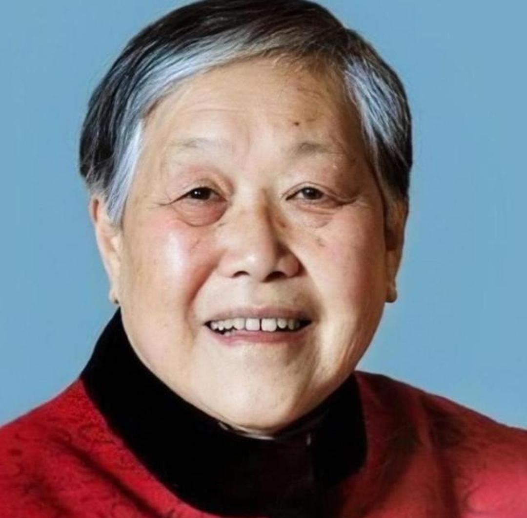 1971年，陕西一个老光棍图便宜，娶了小自己10岁又坐过牢房的女大学生，谁知