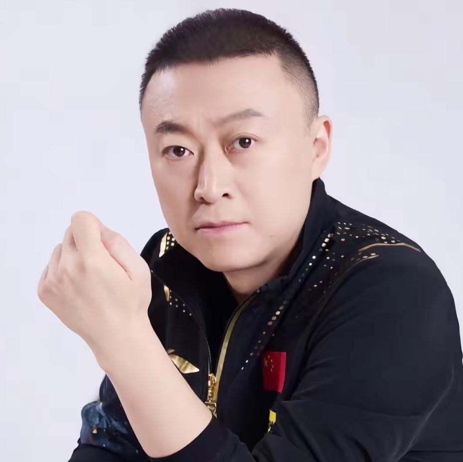 私人座驾王楚钦气场十足1.马琳：保时捷卡宴(110万)奔驰迈巴赫(170万