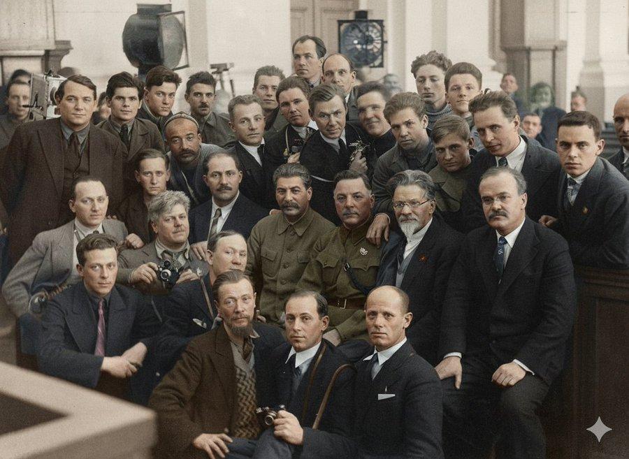 1936年，一场集体农场先进工作者大会现场，约瑟夫·斯大林、维亚切斯拉夫·莫洛托