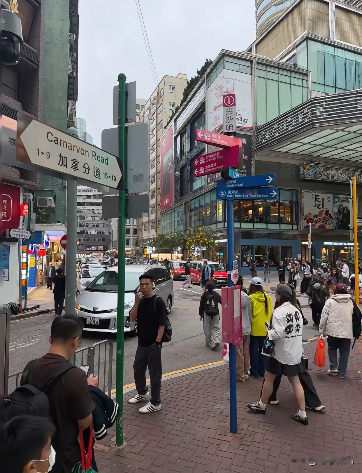 去了一趟香港才明白，为什么人家寿命全球最长。住的房子小得转不开身，人却活得比谁都