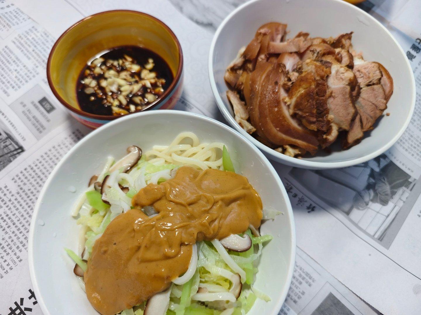 三口人的午饭，一共没花完20块～