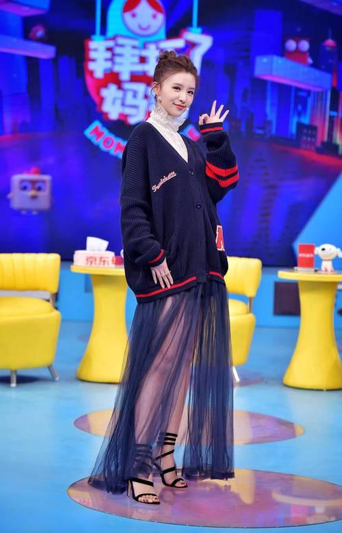 张杨果而迪拜归来后感慨万千：这座沙漠中崛起的奢华之城，既有哈利法塔的震撼、棕榈岛