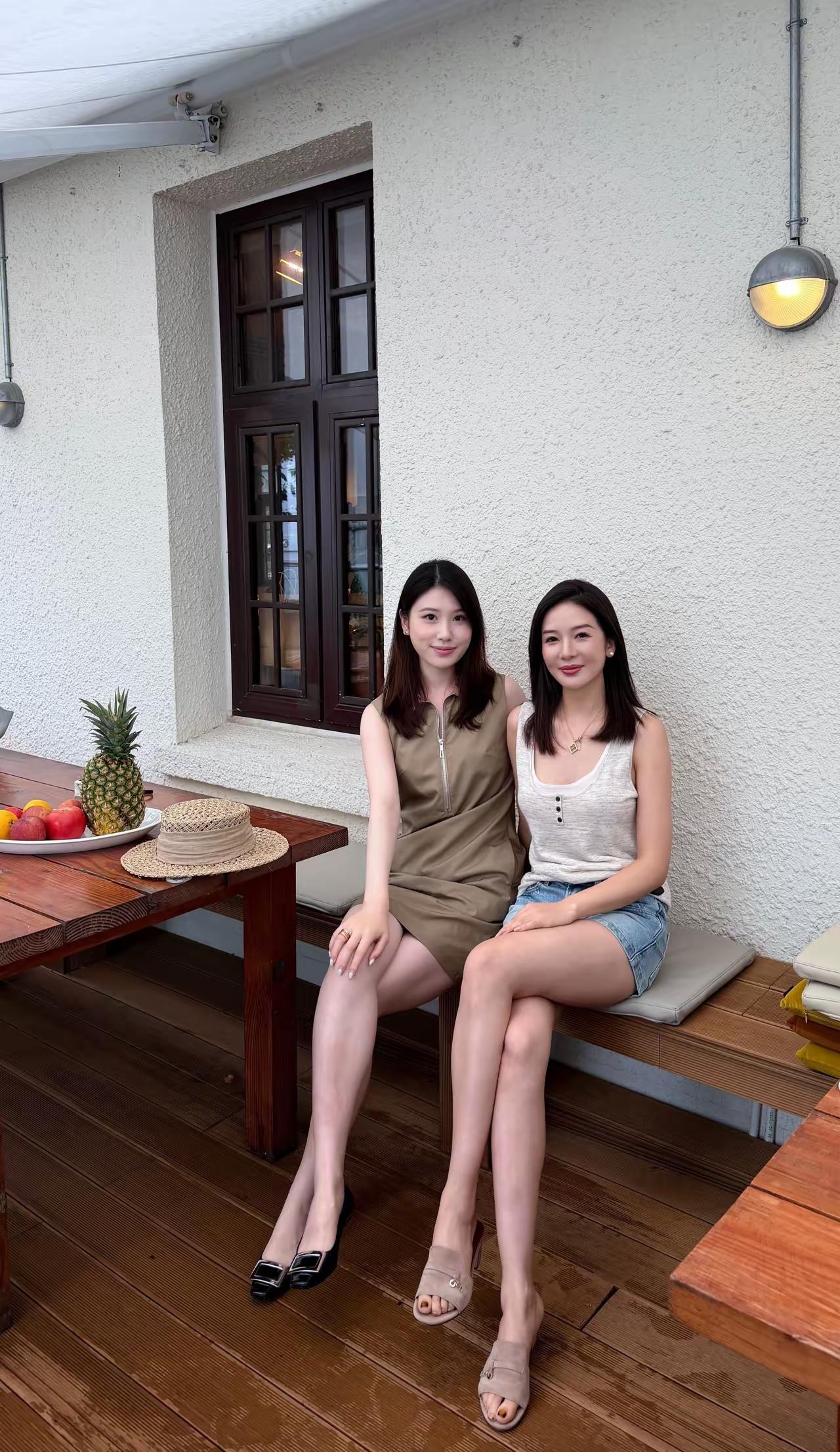 这对姐妹花，真让人羡慕。