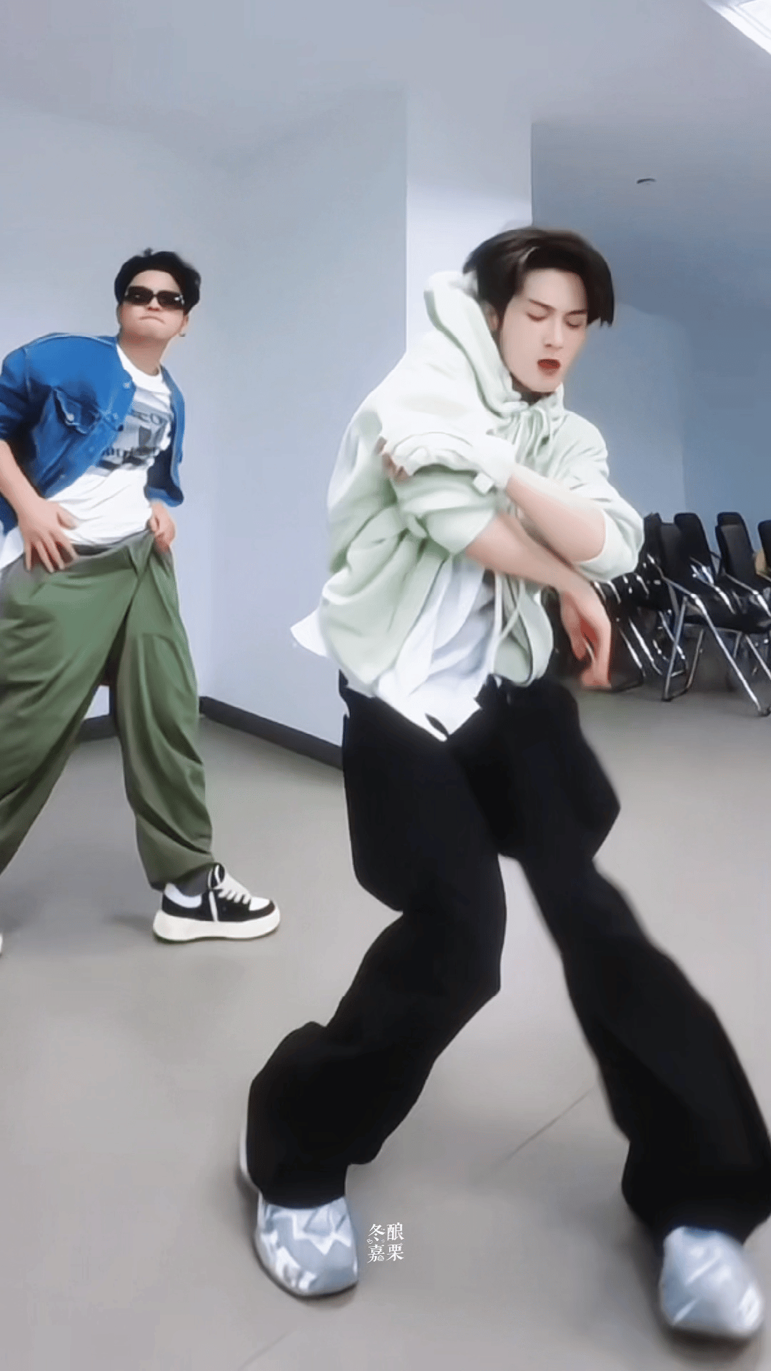 男人的胜负欲来了，檀健次和经纬老师跳的这版《deadreflex》超级带劲，感