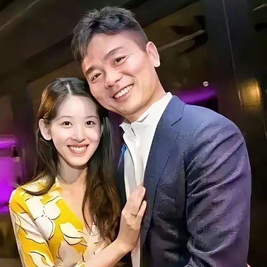 果然有钱人也不能免俗说句实在话我没想到东哥也会干这种事。东哥新公司叫"天强"