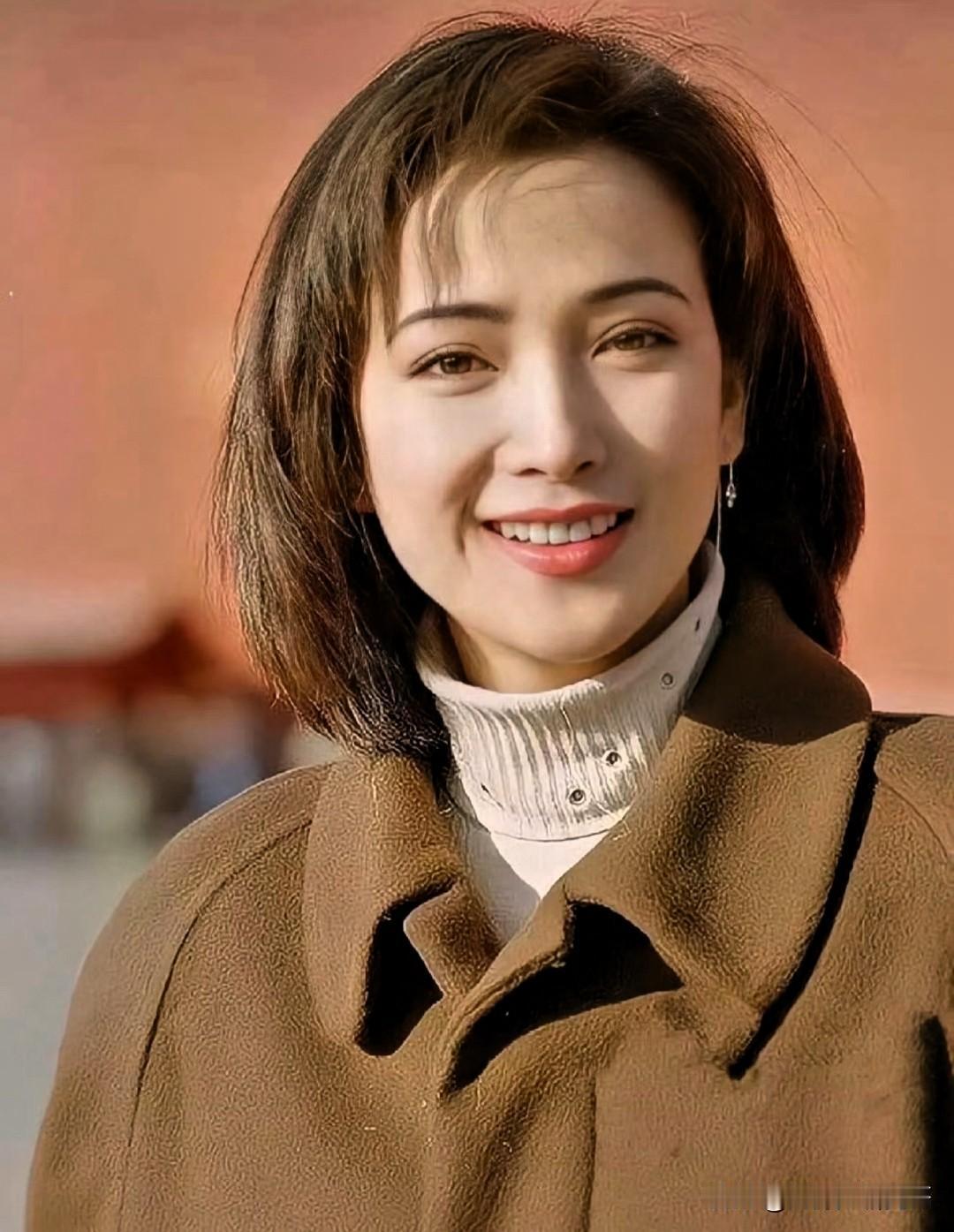 何晴，52岁那年查出癌症，经过9年的与病魔抗争，61岁那年不幸离世。很多人觉