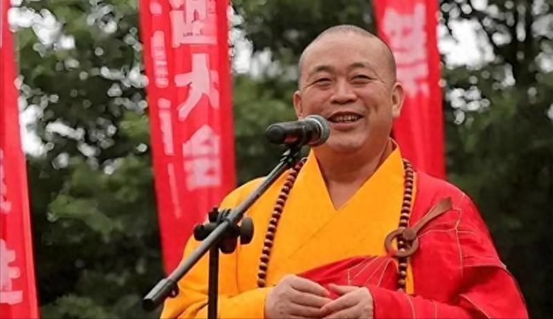惊爆！释永信：从收徒风光到调查漩涡，背后到底有啥猫腻？嘿，家人们！娱乐圈和武术