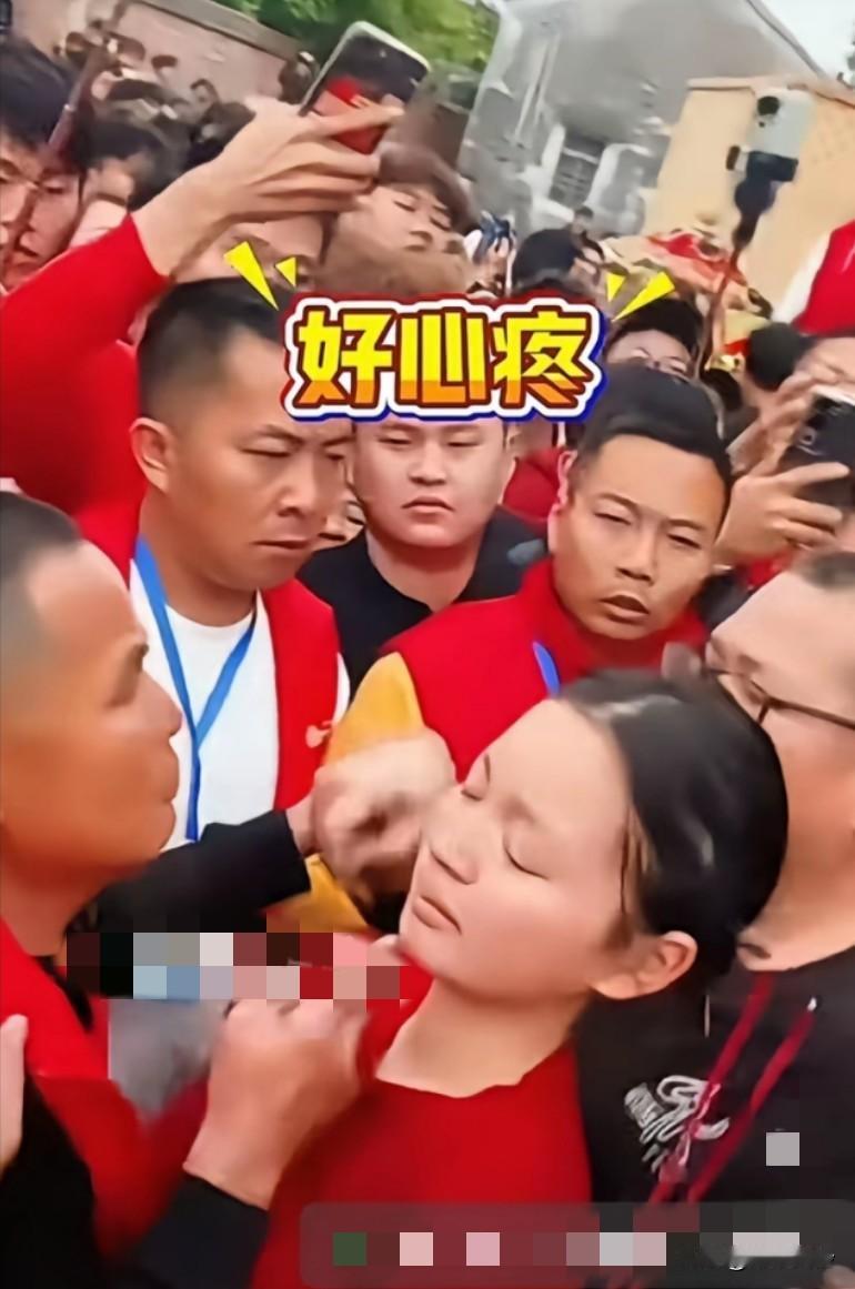 听说她爸的天地线都断了！一个本地的说是女孩，这是短发女孩，同村人都说了是女孩猜