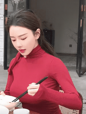 听说左撇子聪明，这几位美女都是，你们说她们都很聪明吗？