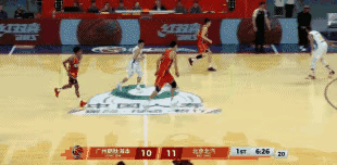 这两个大饼都没接住，徐昕还是有点软的，为什么不直接扣？可以造2+1的。说实话，