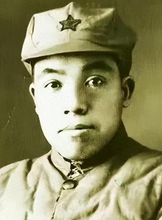 1950年一小贩在北京被处决，揭开一段尘封的往事，伟人得知后大哭这小贩谁啊？他