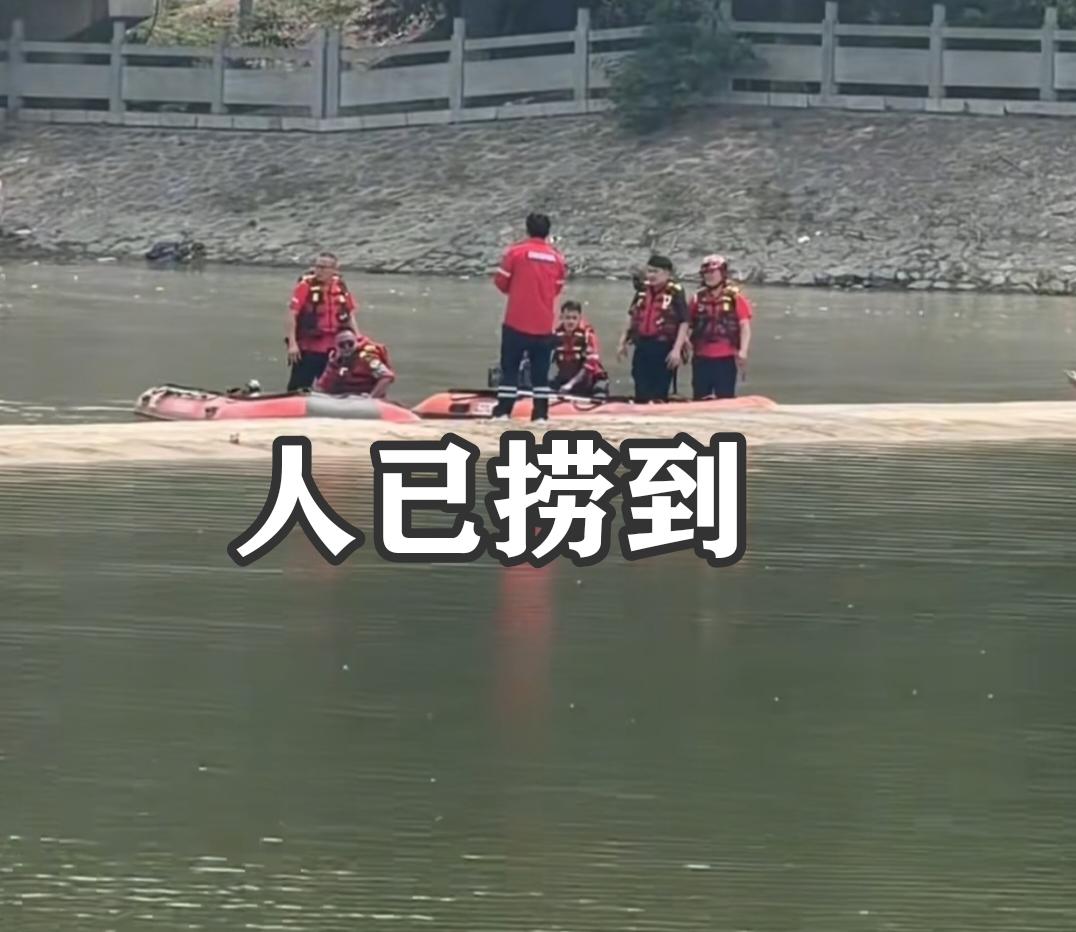 河南，17岁男孩失联8天，父亲迟迟不敢搜河的原因，如今全应验了：1、一旦从河
