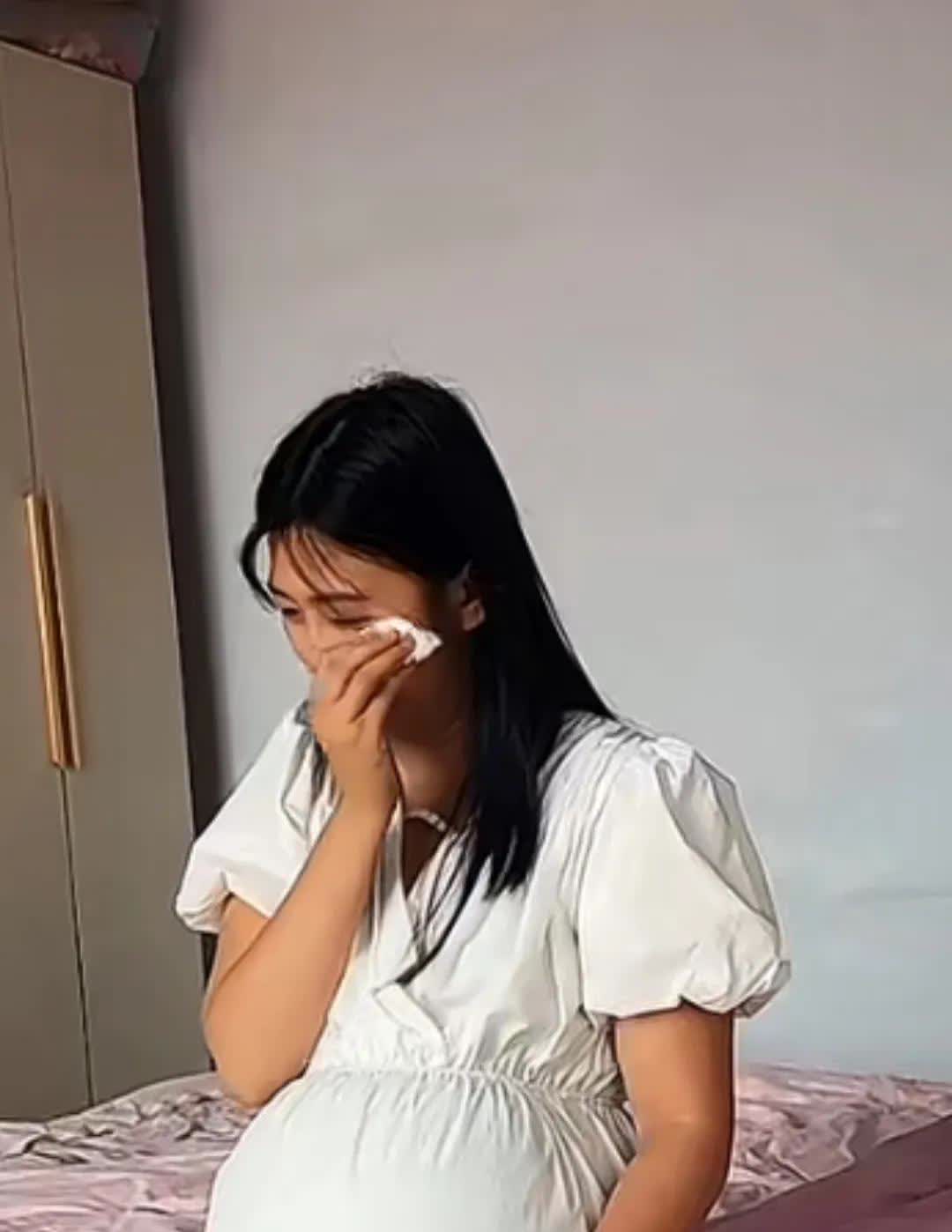傻了吧！女子自己怀孕了，不知道孩子未来的爸爸是谁，自己后悔莫及，生米做成熟饭了，