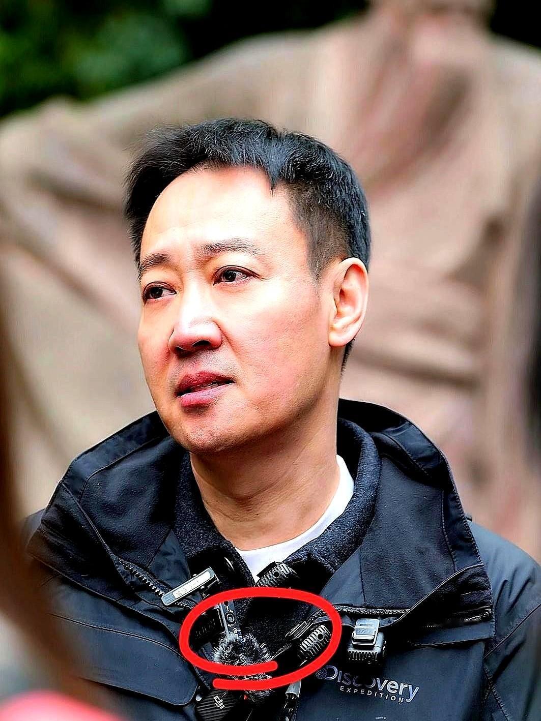 辛柏青的状况很糟糕，李乃文非常担心他的情况。身边朋友试过各种办法，有人甚至悄