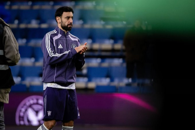 弗莱彻谈到换布鲁诺·费尔南德斯时说：“这是赛前就计划好的。我们之前商定好让他踢6