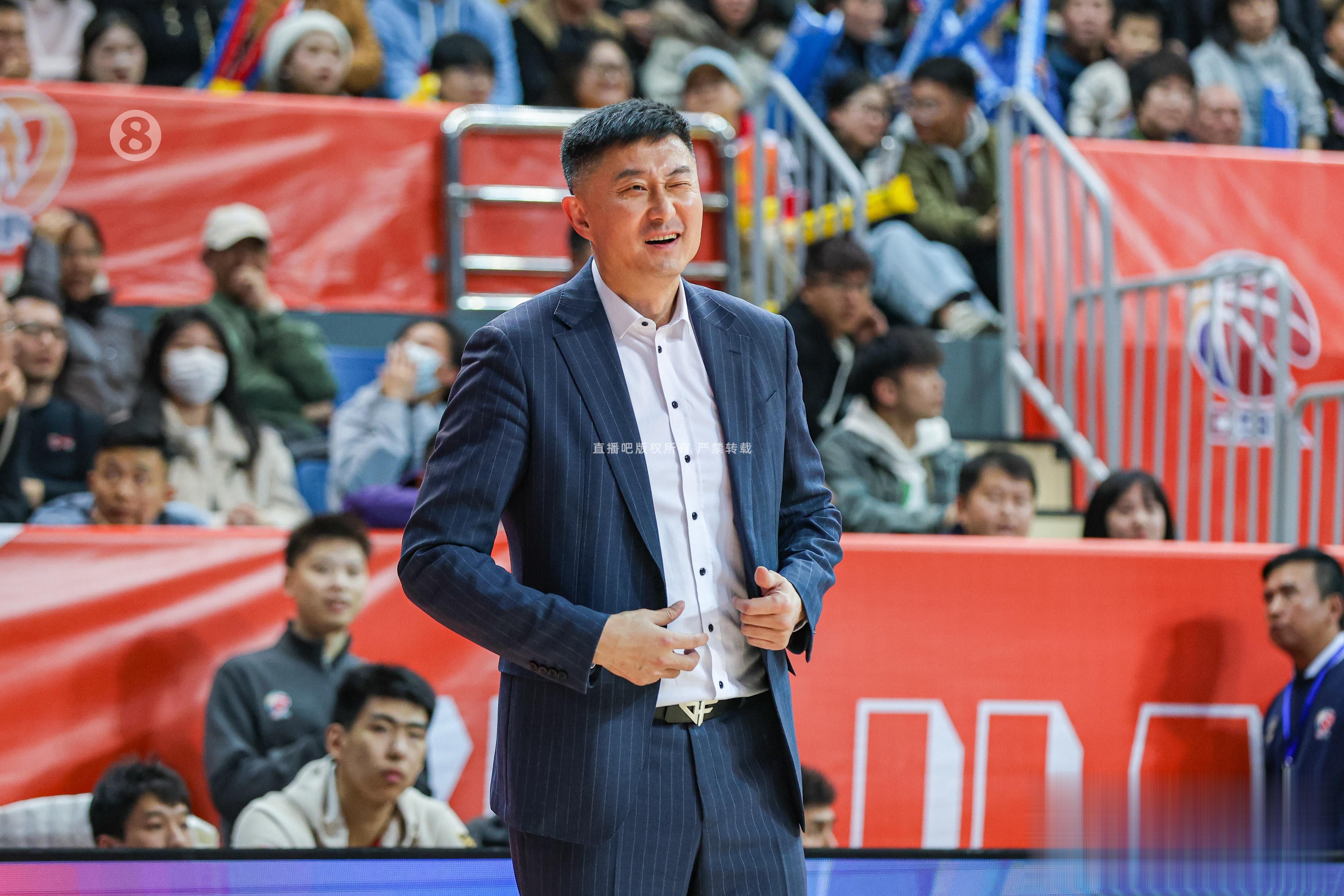 杜锋: 我们有几个年轻瓜蛋子&还有几人因伤缺阵 能赢真非常不容易