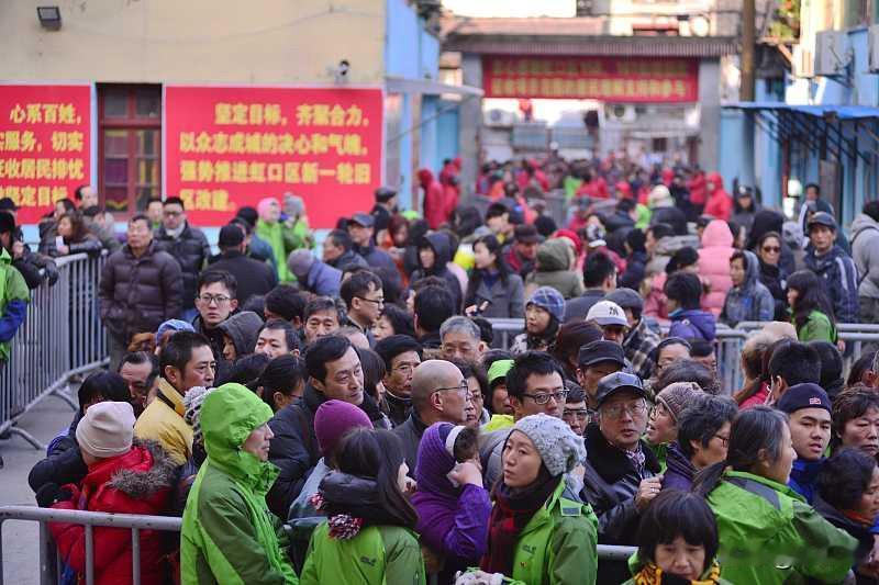 房价是无法靠唱涨，唱跌给弄的上涨或者下跌的。房价上涨或者下跌，都是本身到了那个