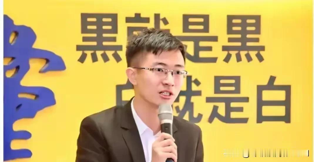 5月14日，台湾新党台北市议员侯汉廷对赖清德祭拜八田与一铜像，并对着铜像鞠躬，并