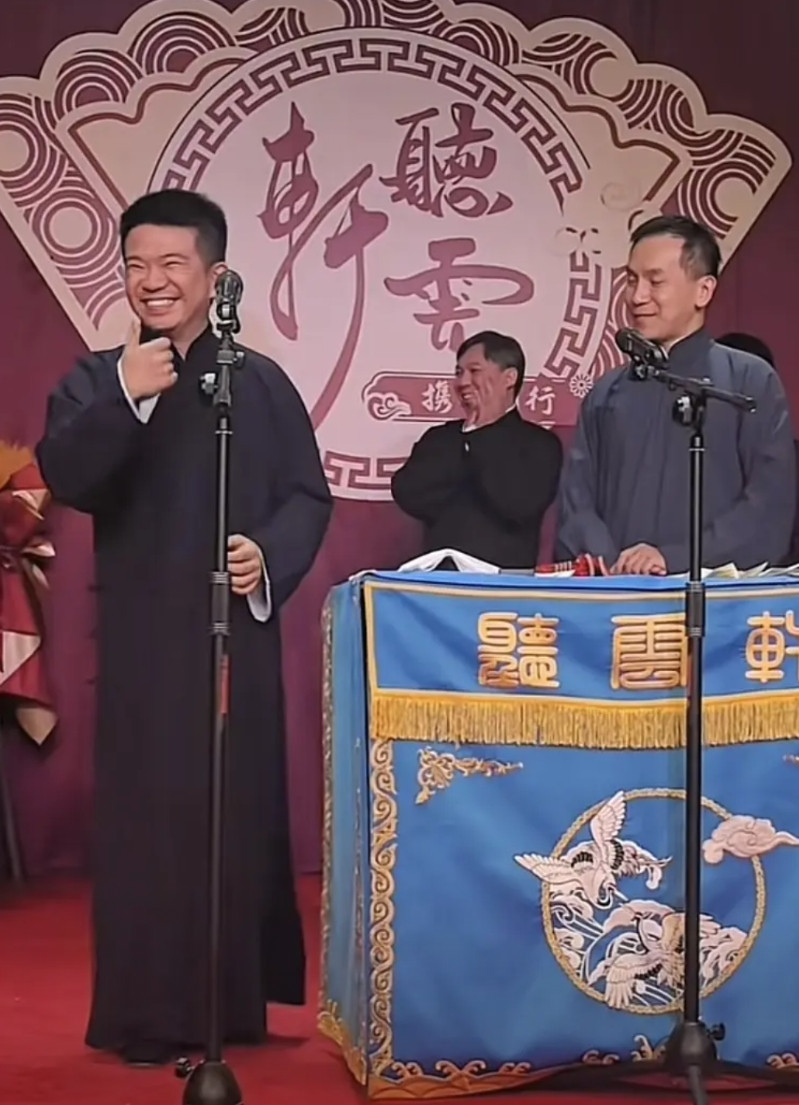 陈印泉也去听云轩说相声了。去听云轩说过相声的知名相声演员越来越多了。除了陈印泉，