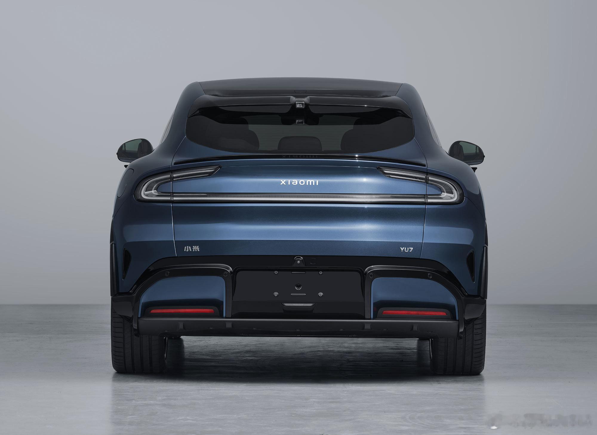 小米YU7入门级版本“入门级”版本配置可不入门，头顶有激光雷达，估计也就跟CLT