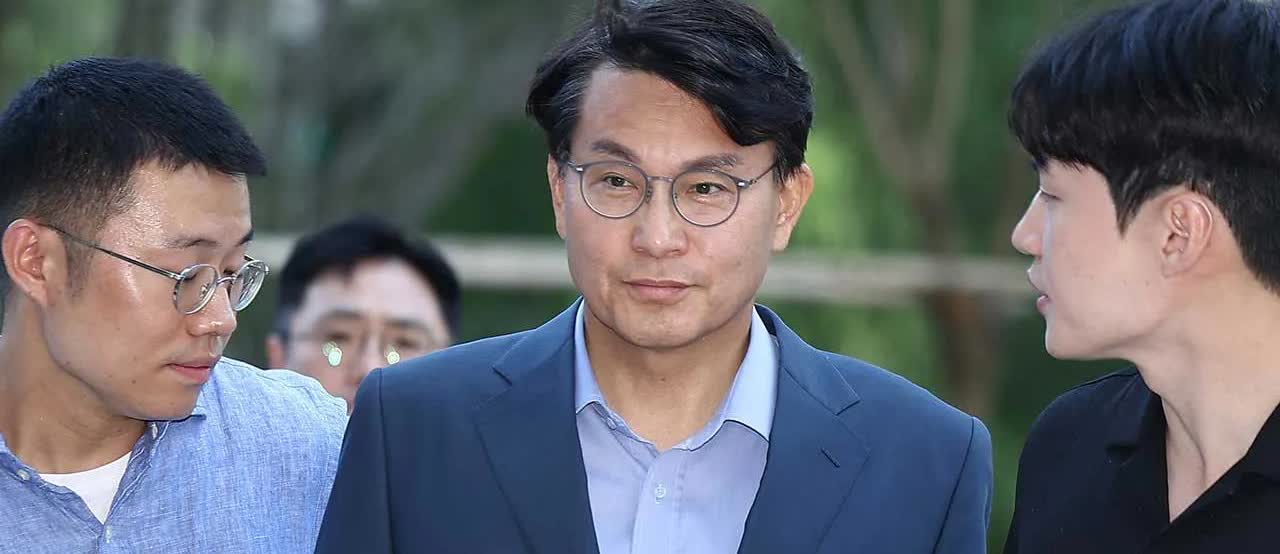当初，狂言：罢免尹锡悦将让宪院化为灰烬的尹相现议员27日一脸憔悴的出现在