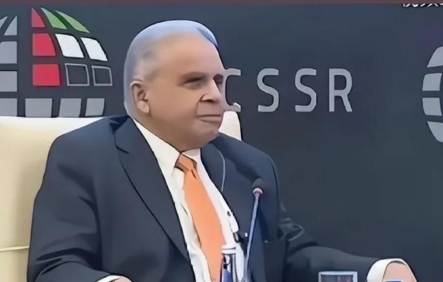 唇亡齿寒，坡县终于有个清醒的专家站出来了。新加坡印度裔专家马凯硕阐明一个观点：“