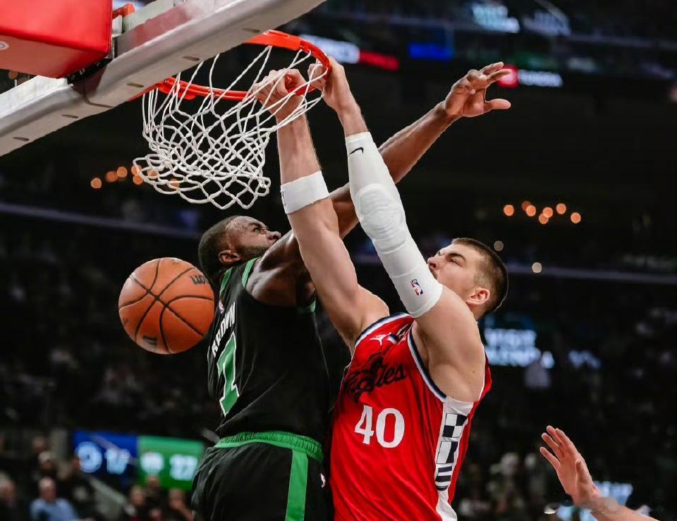 祖巴茨一回来，大洛佩兹不会打球了，伦纳德不会打球了，哈登也不会打球了，这样的快船