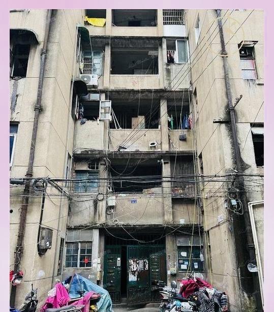 杭州临平房子又降价了！有套老破小，原来要140万元，现在只要100万，实在是
