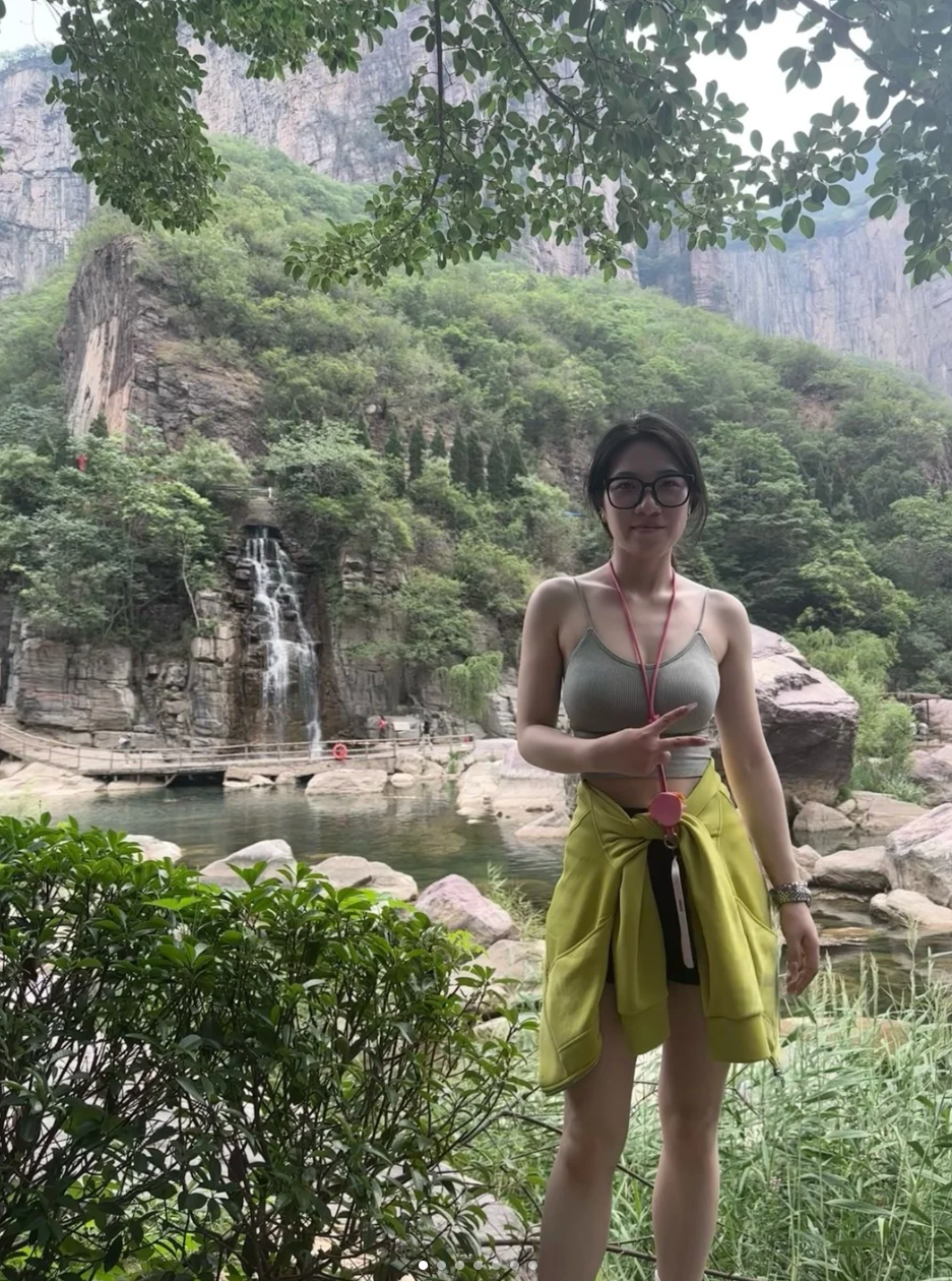 走吧小黄这种女孩是不会轮到我们的👨‍🦯🦮