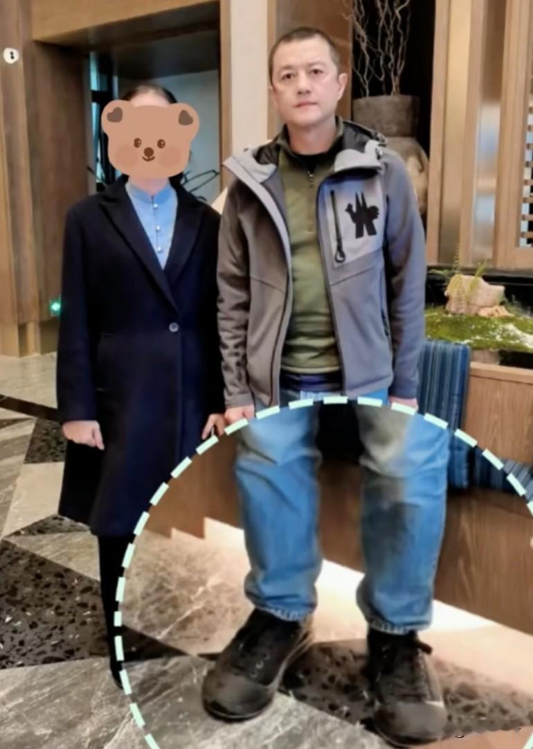 看到鹏哥这双鞋的细节，瞬间破防了，细节见本心，鞋尖的磨损，比所有光鲜都更动人在