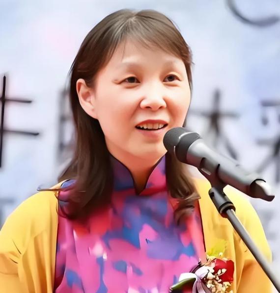 简直比电视剧还精彩！杜建英带着三个孩子等了三十年，现在才跳出来要名分。