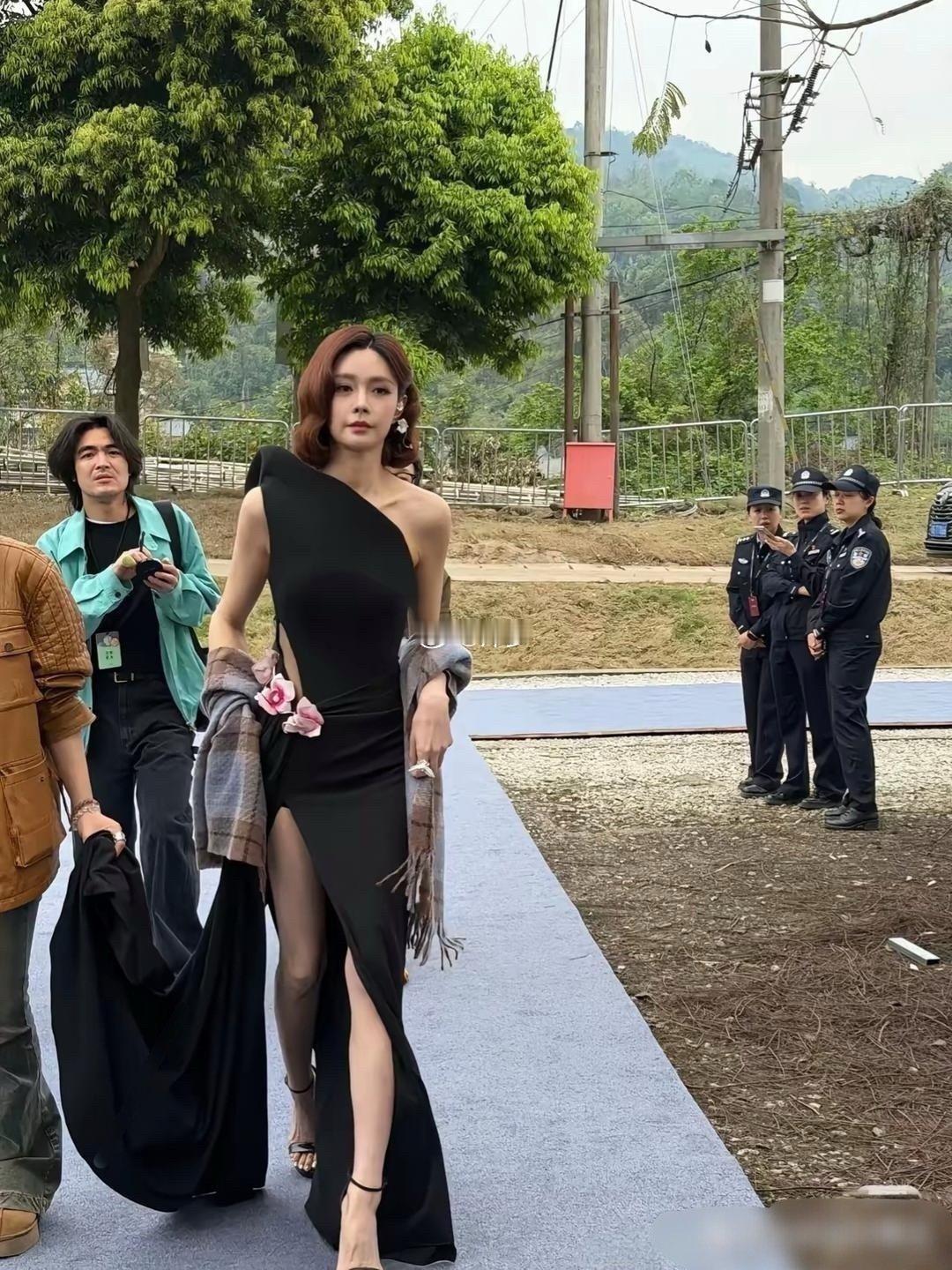一直不理解她是怎么看上杜海涛的​