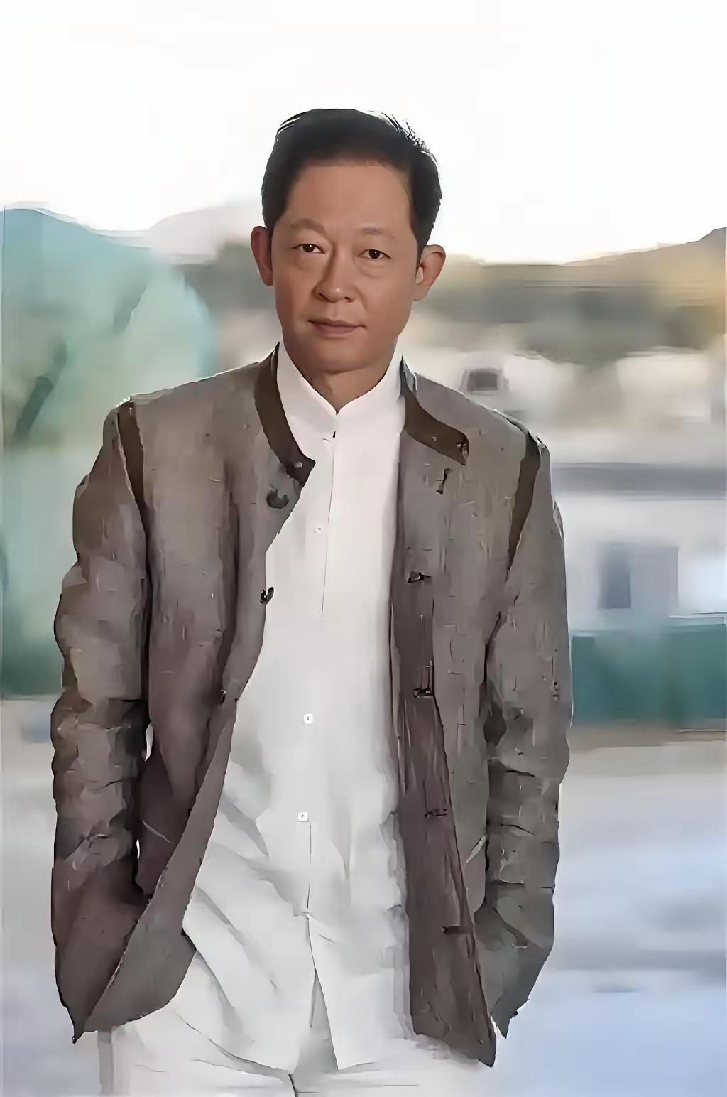 王志文有这样一段经典台词：“在社会上混，有一条铁律，就是你说点好话，就能搞定50