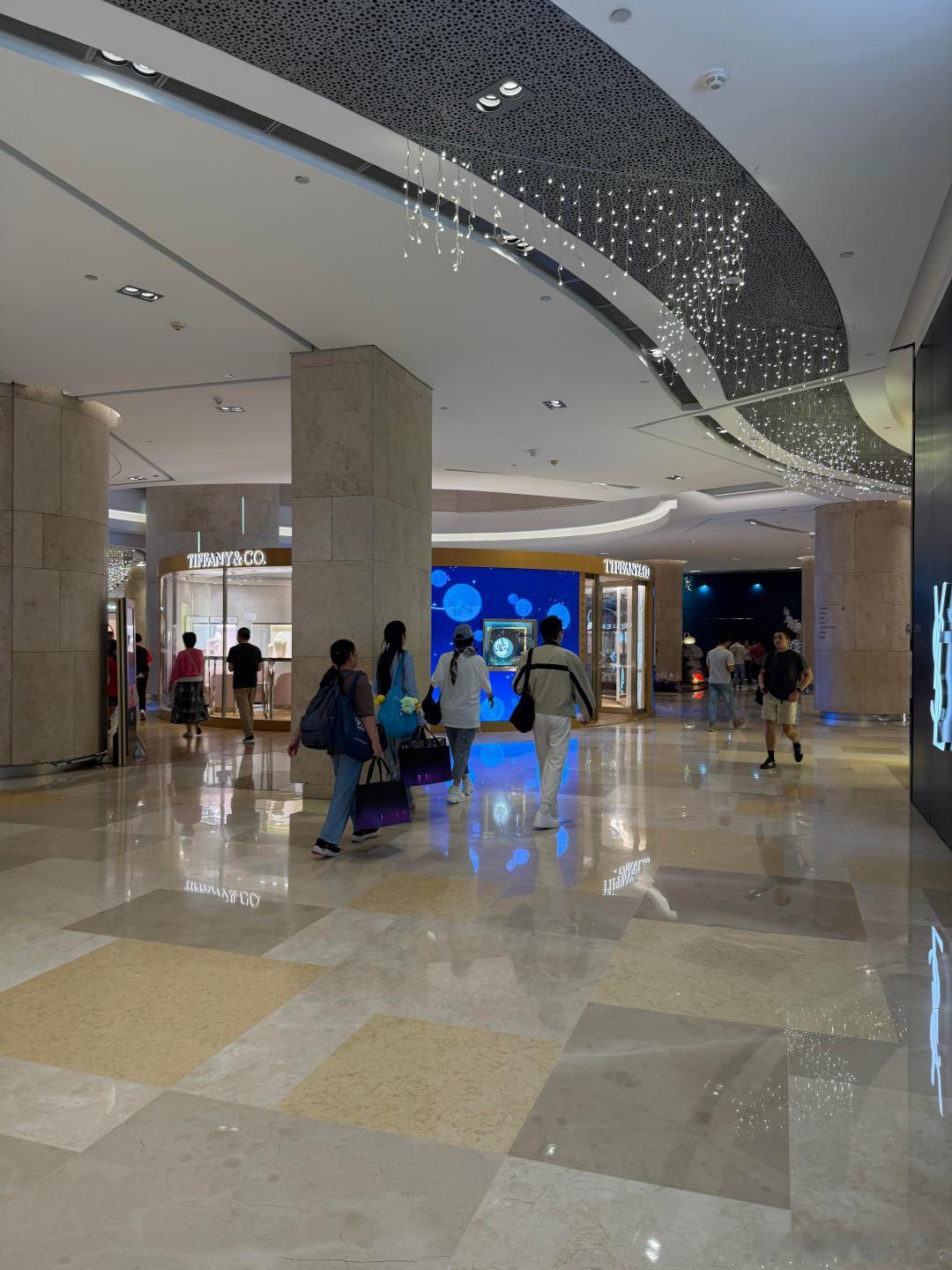 向佐郭碧婷一家新加坡逛商场偶遇向佐郭碧婷一家新加坡逛商场向佐郭碧婷一家新加坡逛商