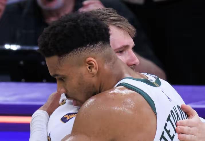 字母哥与雄鹿队闹掰？湖人队机会来了！据NBA知名记者ShamsCharani