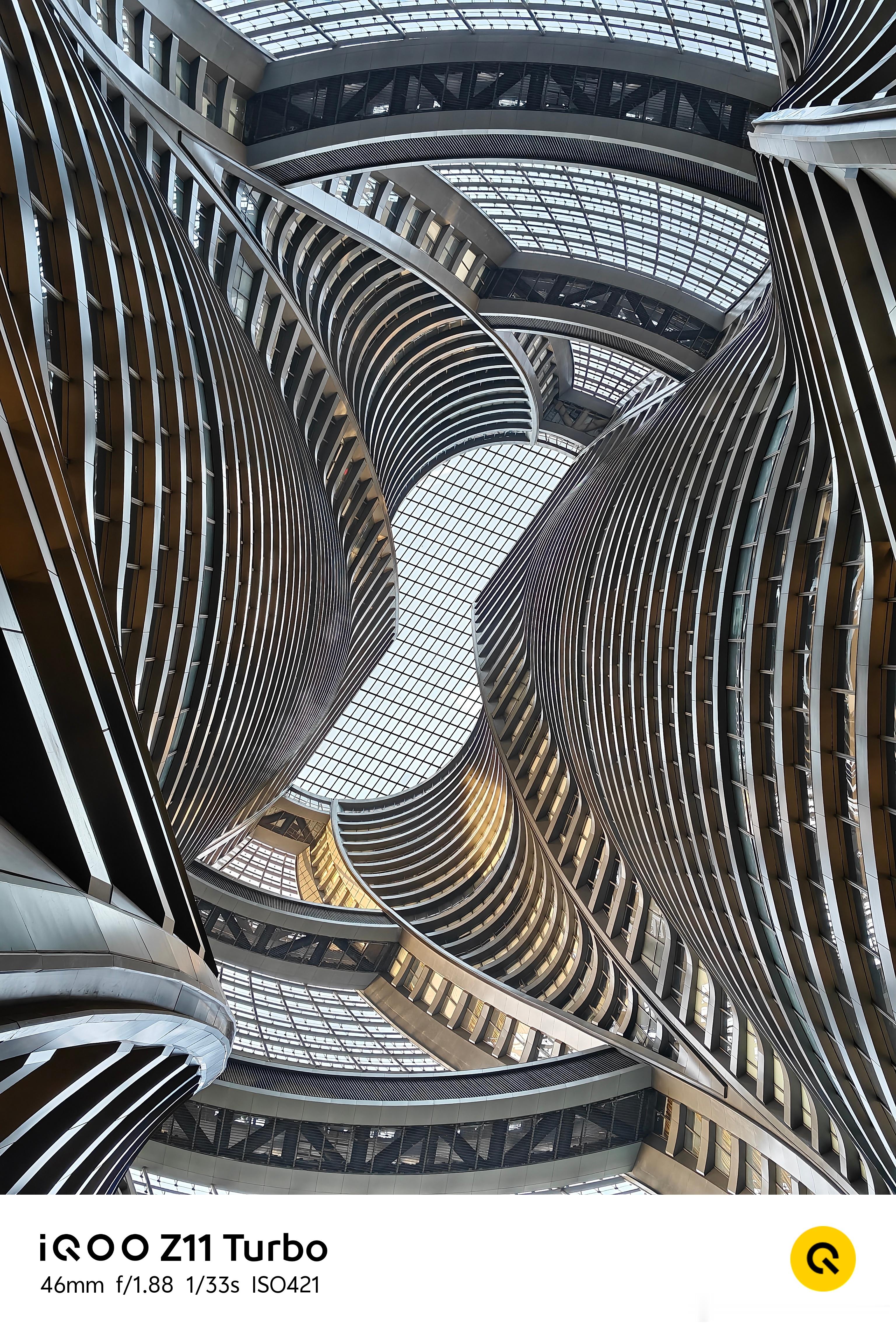 HP5普及，体积更小更轻薄，更有现价比。也让iQOOZ11Turbo这种2K