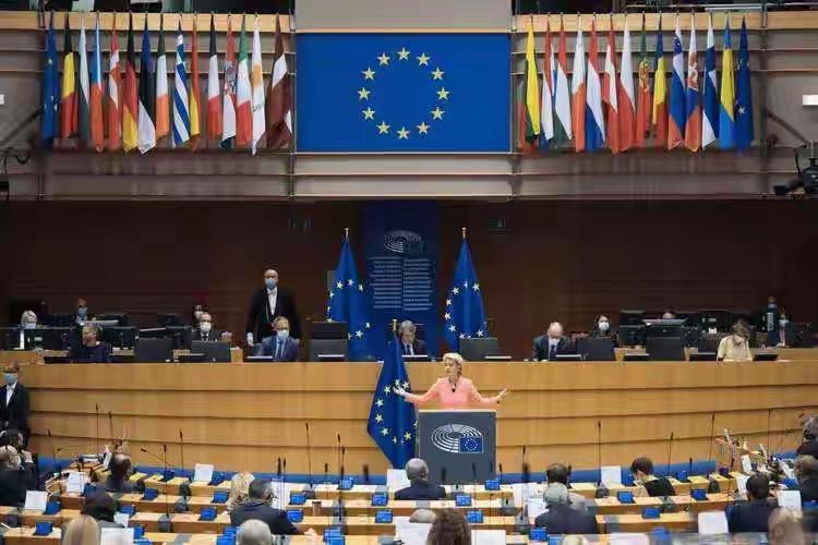 绞绳再紧一点？从目前的国际社会的形势上看，欧盟无疑是帮助乌克兰抵抗俄罗斯特别军