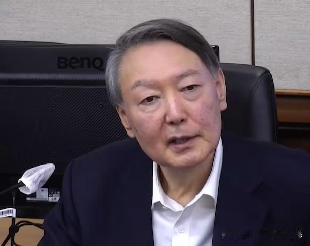 5月14日，韩国二次综合特检组第三次向前总统尹锡悦发出传唤通知，要求其26日以嫌