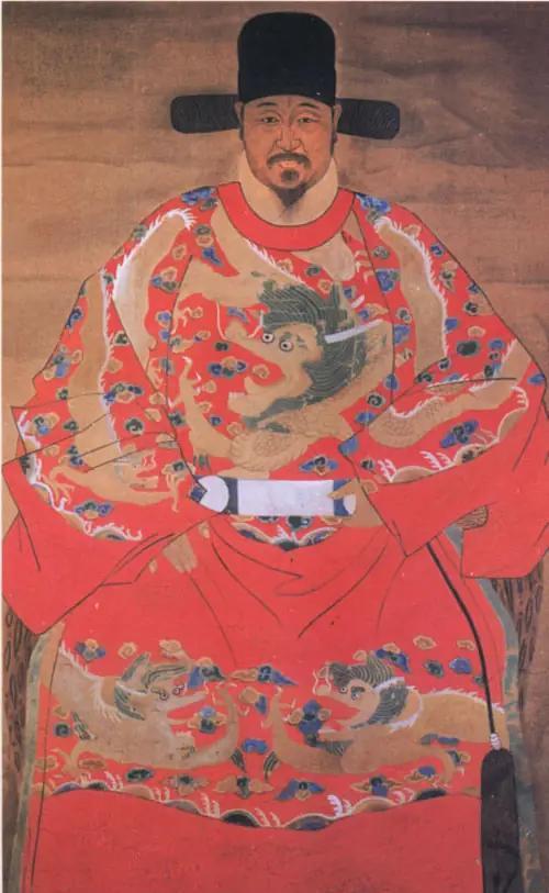 1561年，戚继光在外偷偷娶了3房小妾，还生了5个儿子，妻子王氏知道后抄起一把刀