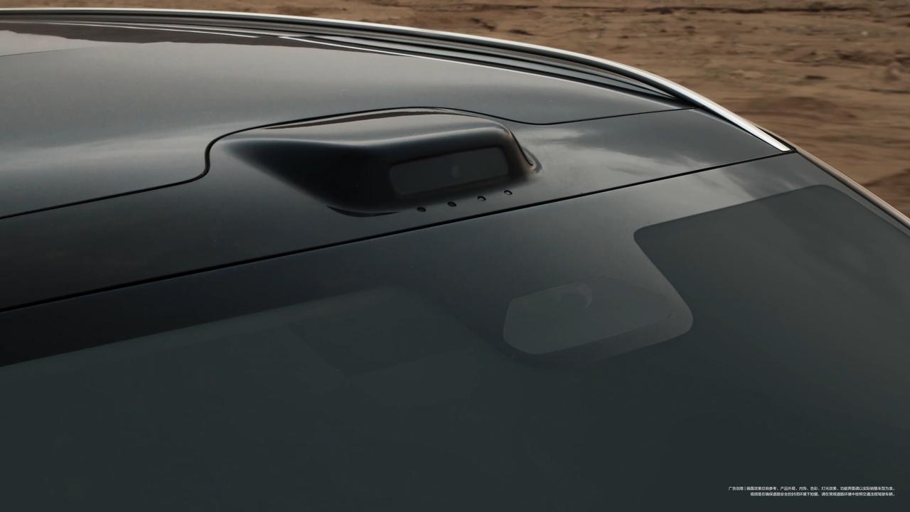 鸿蒙智行近日发布的全新一代问界M9预热视频，彰显了其在高端市场的独特定位。这款