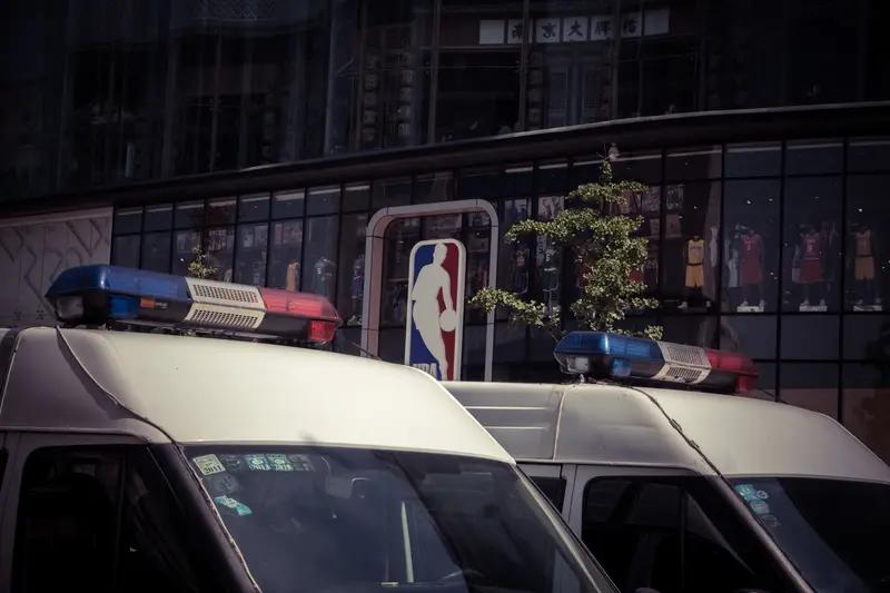 CBA窗口期交易规则大变，广东队补强内线计划受阻，中国男篮却迎来关键战役，这究竟