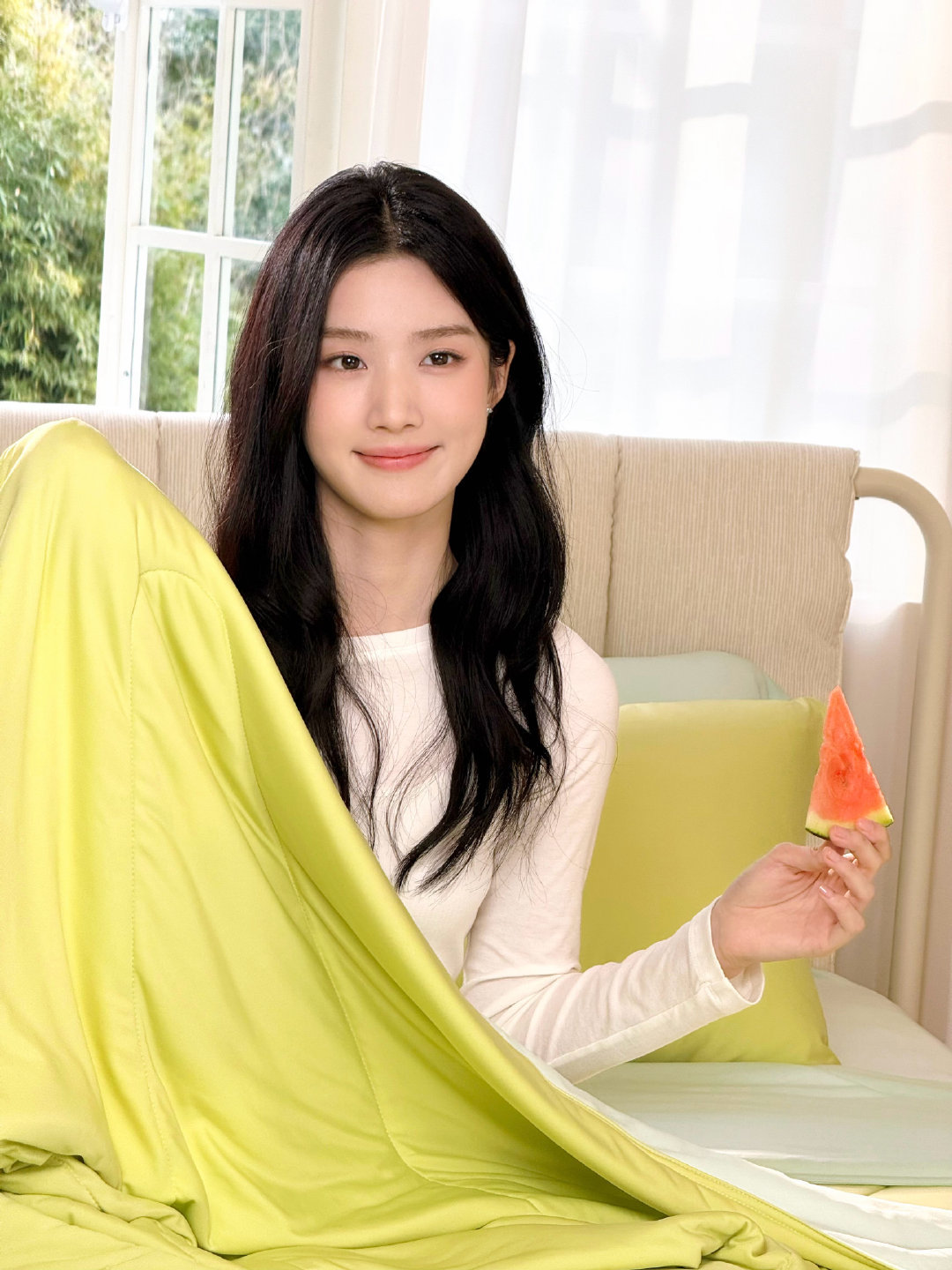 卢昱晓卢昱晓新商务代言人官宣，氧气美女跟家居品牌适配度满分躺岛品牌代言人卢昱晓