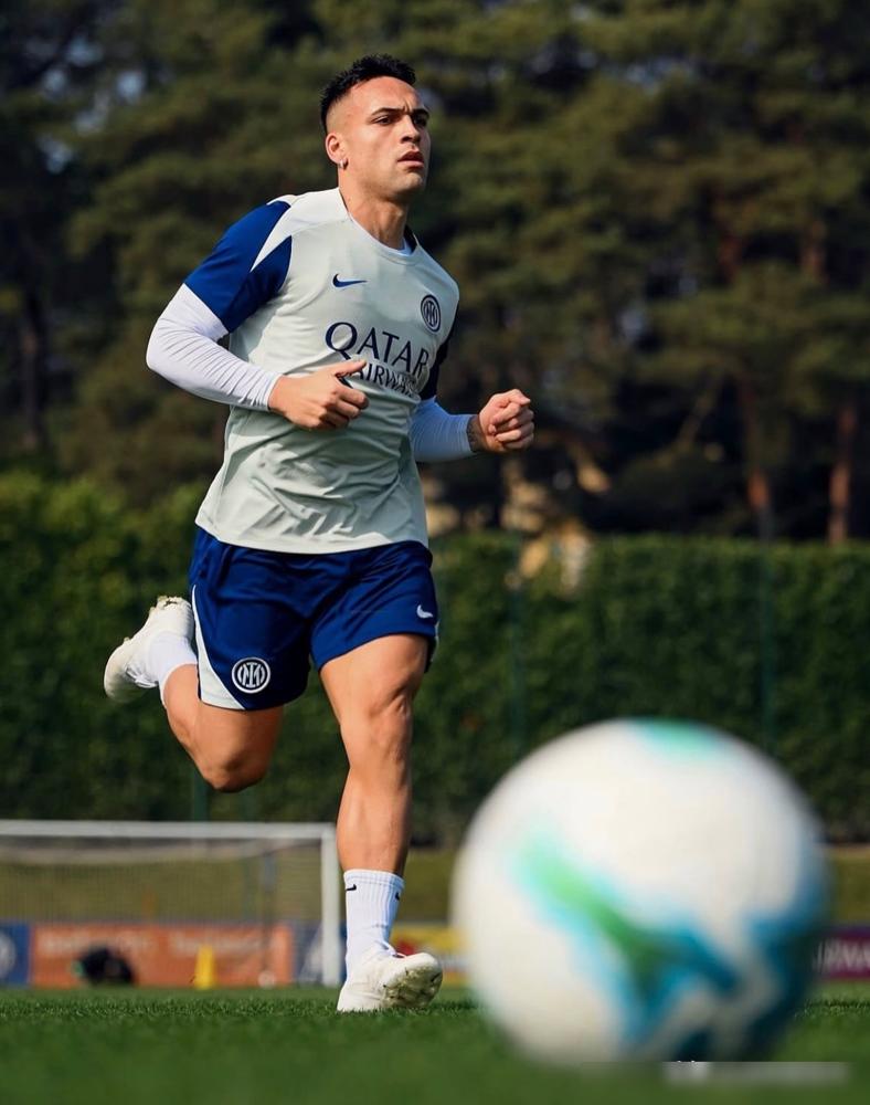 周薪32万欧，一个月踢不了球。这钱，烫手不？齐沃拍板了：周末打佛罗伦萨，队长