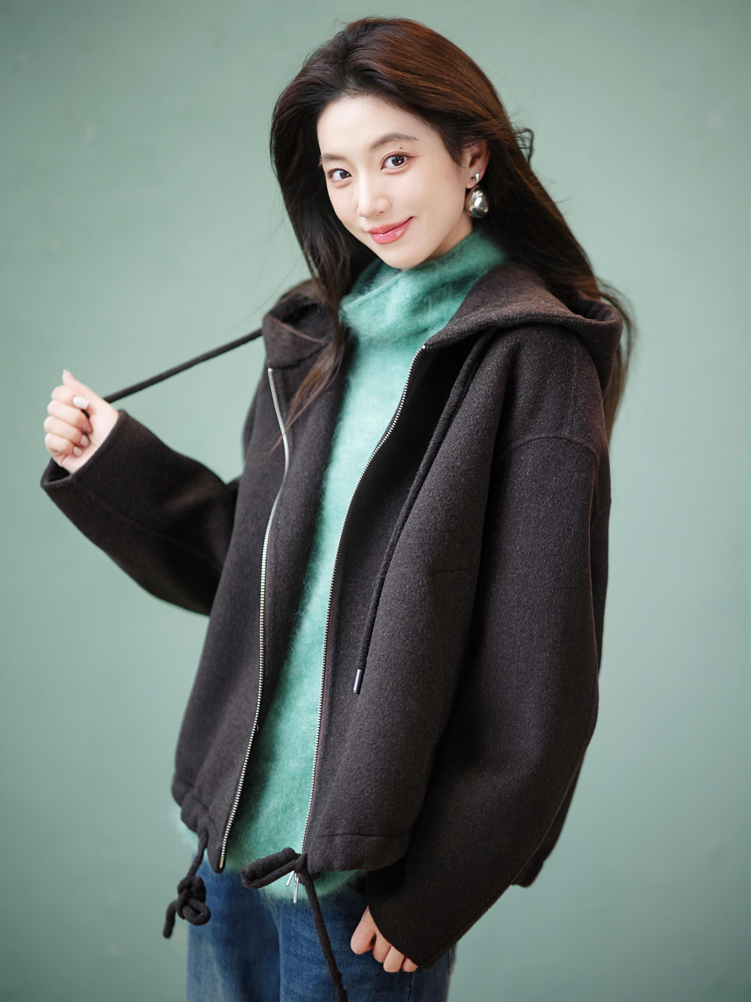 让一让！松弛感天菜来咯～这大衣一看就是我的菜😍而且小个子高个子姐妹穿上都巨飒羊