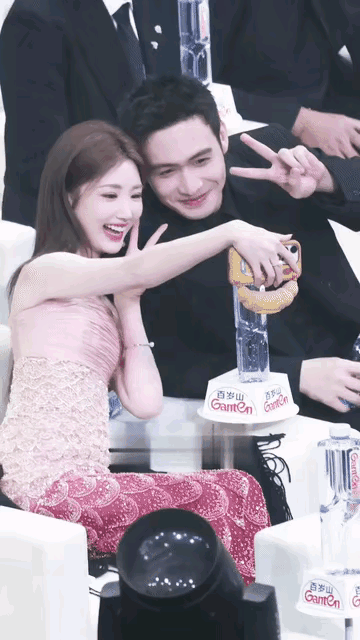 张彬彬毛晓彤这么甜，说他们没谈很难让人相信吧，张彬彬一个大直男陪着毛晓彤可可爱爱