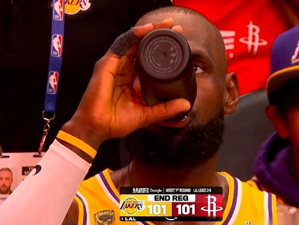 对手史密斯，赛后复盘勒布朗那个球，话里全是煮熟的鸭子飞了的懊恼。他说，那个三分